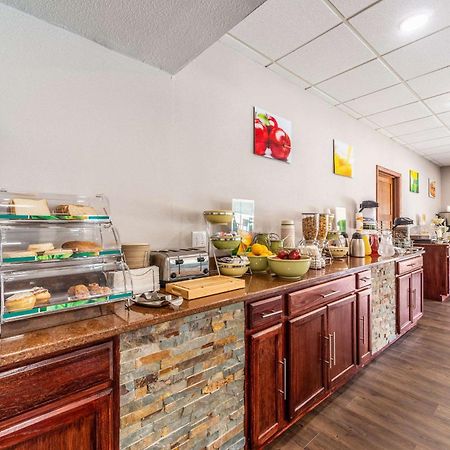 Quality Inn & Suites Vandalia Near I-70 And Hwy 51 Esterno foto