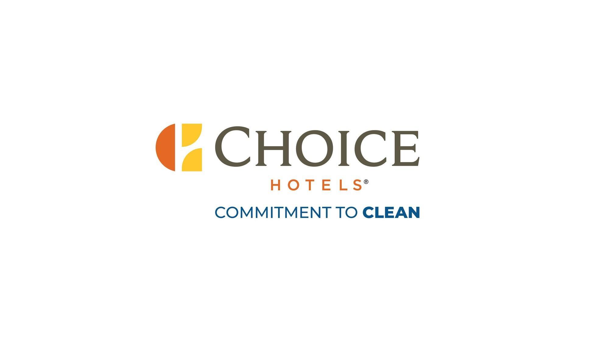 Quality Inn & Suites Vandalia Near I-70 And Hwy 51 Esterno foto