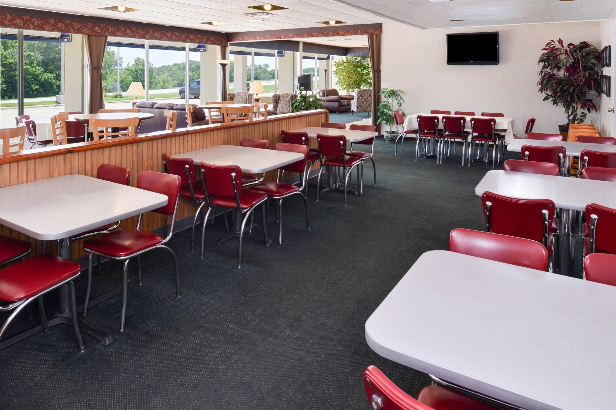 Quality Inn & Suites Vandalia Near I-70 And Hwy 51 Esterno foto