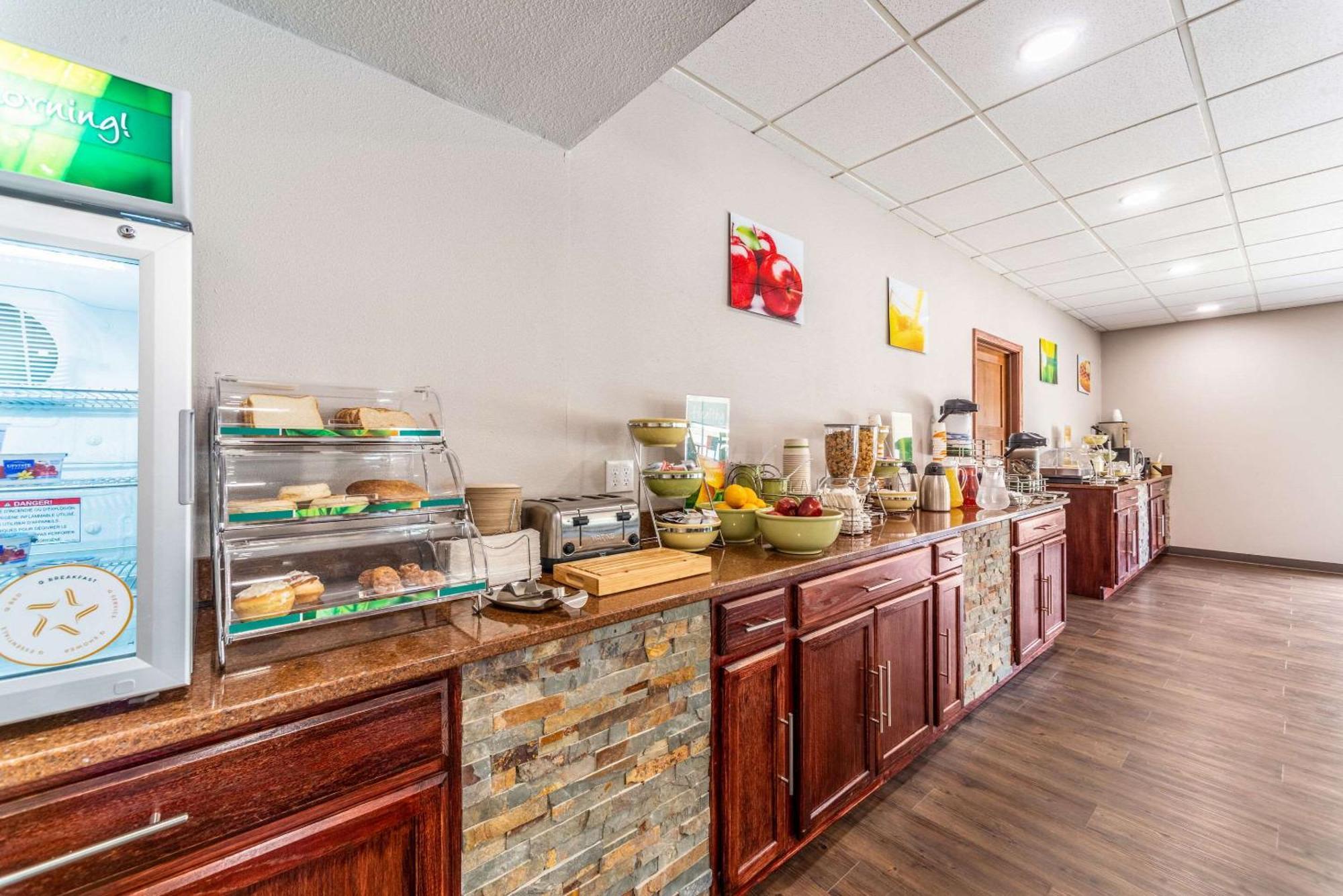 Quality Inn & Suites Vandalia Near I-70 And Hwy 51 Esterno foto