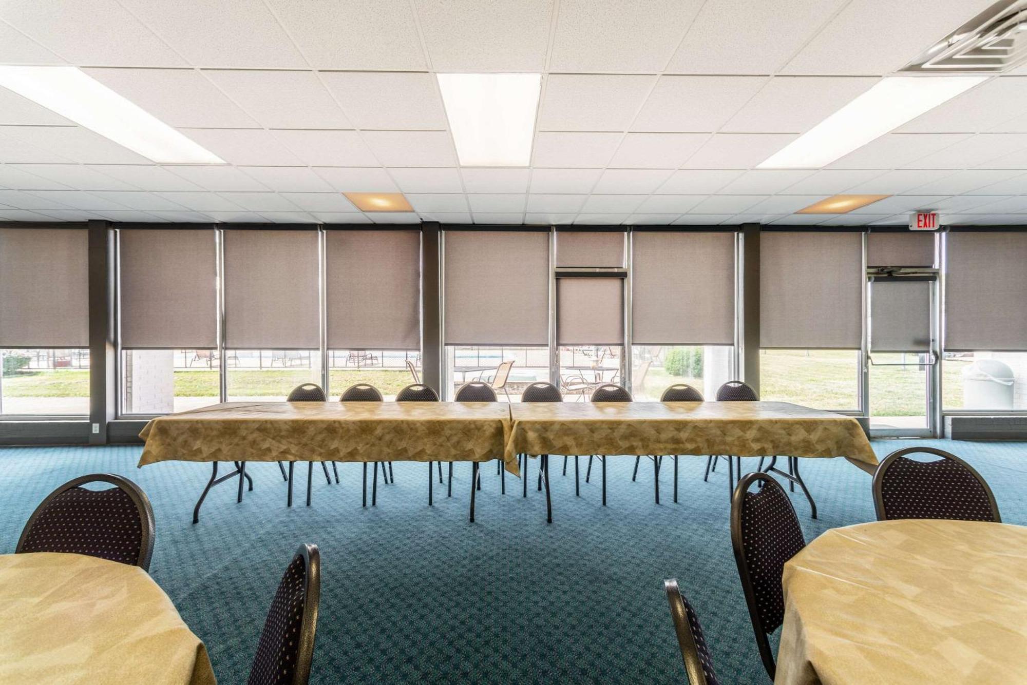 Quality Inn & Suites Vandalia Near I-70 And Hwy 51 Esterno foto