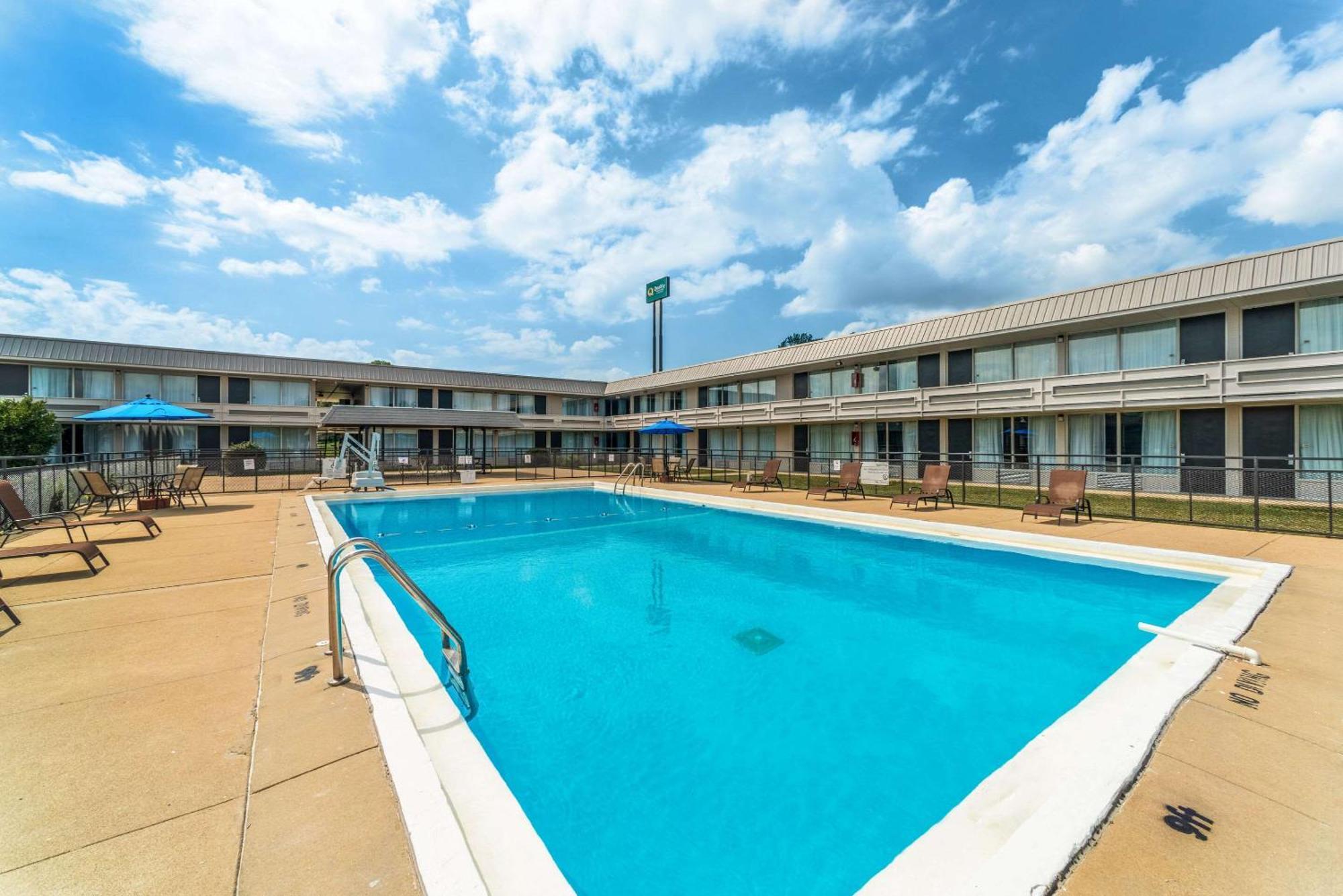 Quality Inn & Suites Vandalia Near I-70 And Hwy 51 Esterno foto