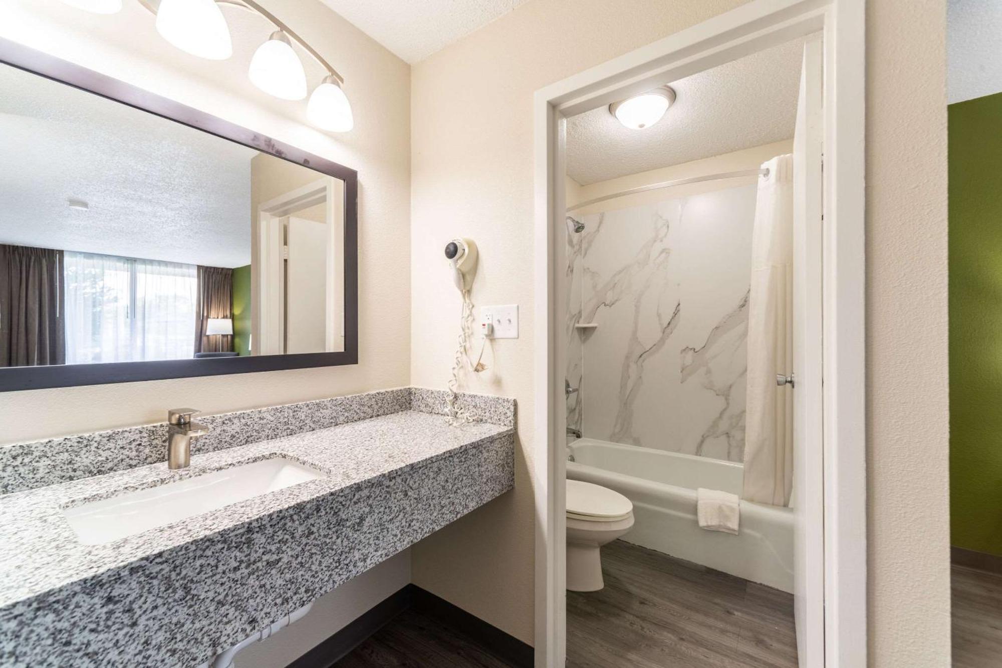 Quality Inn & Suites Vandalia Near I-70 And Hwy 51 Esterno foto