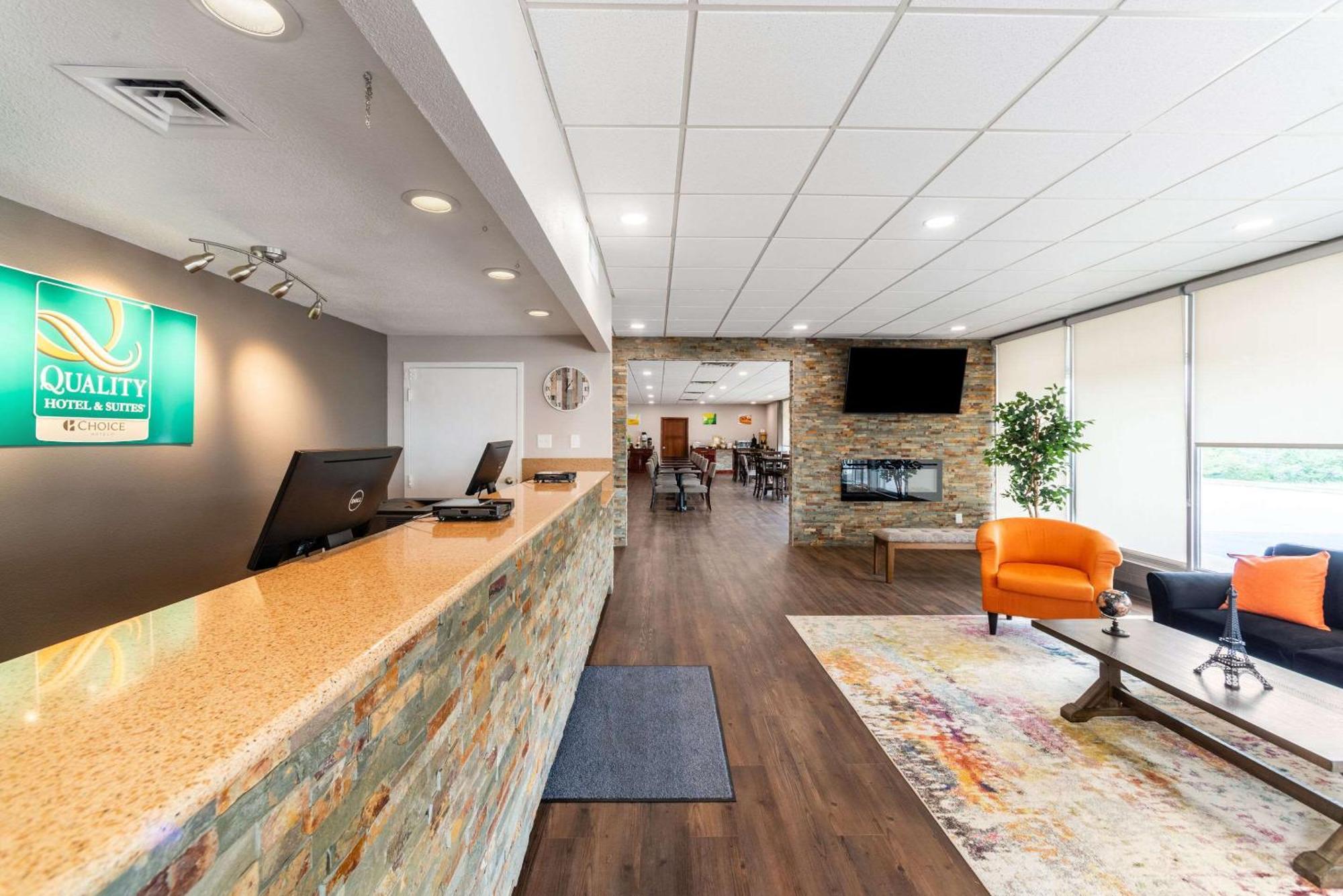 Quality Inn & Suites Vandalia Near I-70 And Hwy 51 Esterno foto