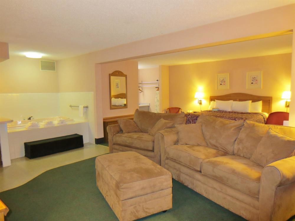 Quality Inn & Suites Vandalia Near I-70 And Hwy 51 Esterno foto