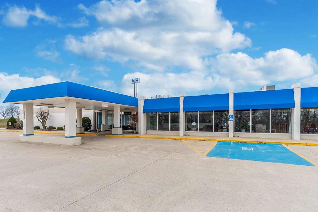 Quality Inn & Suites Vandalia Near I-70 And Hwy 51 Esterno foto